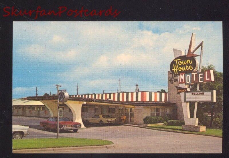 OKLAHOMA CITY OKLAHOMA ROUTE 66 MOTEL 1965 MUSTANG VINTAGE POSTCARD