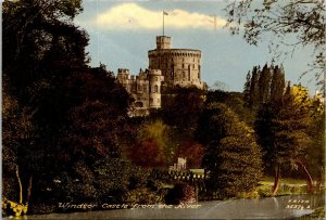CONTINENTAL SIZE POSTCARD VIEW WINDSOR CASTLE FROM THE RIVER (QUEEN'S RESIDENCE)