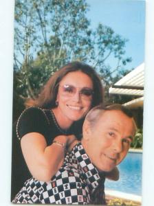 1980 FAMOUS TV HOST JOHNNY CARSON WITH WIFE JOANNA AC6450@