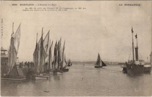 CPA HONFLEUR L'Entree du Port (1229530)