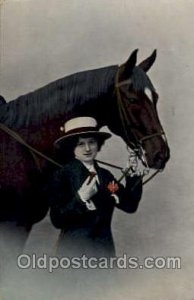 Horse 1931 light cracks in card from dryness, minimal corner wear