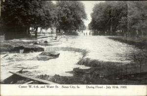 Sioux City IA Corner W 6th & Water St. 1909 Flood Postcard