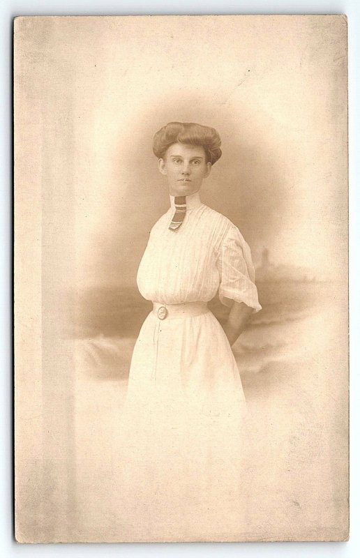 1907 ATLANTIC CITY SOUVENIR MYERS-COPE CO BUXOM LADY AZO RPPC POSTCARD P146