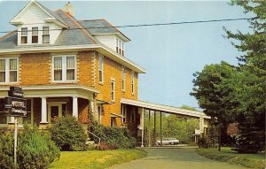 Columbus Ohio 1950-60s Postcard Motel Broadway