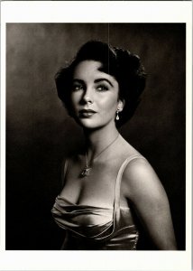 Portrait of Elizabeth Taylor by Philippe Halsman Postcard E46