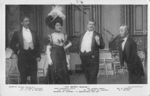 BR102398 the merry widow movie star actor elizabeth firth lennox pawle