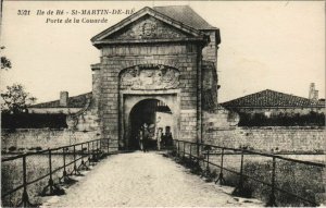 CPA Ile de RÉ-St-MARTIN-de-RÉ-Porte de la Couarde (45393)