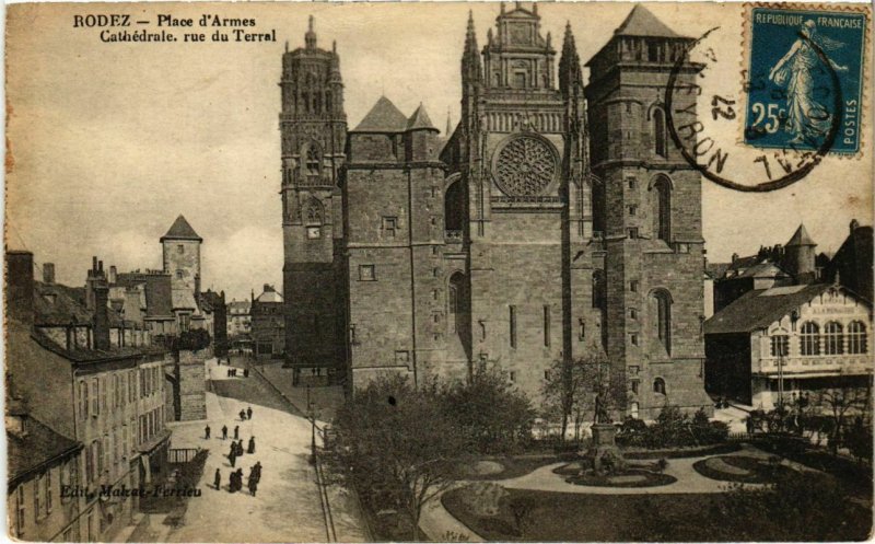 CPA RODEZ - Place d'Armes (109591)