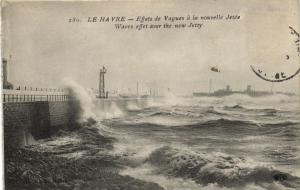 CPA Le HAVRE - Effets de Vagues a la nouvelle Jetée (200852)