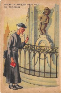 Lot219 irritated elderly woman  belgium manneken pis  bruxelles comic postcard