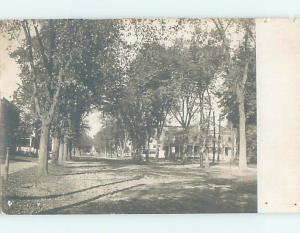 Pre-1918 rppc architecture HOUSES ALONG TREE LINED STREET HL9961