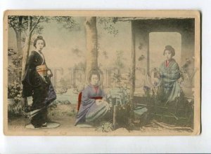 3061110 Japan Geisha girls in garden Vintage tinted