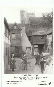 Sussex Postcard- East Grinstead - Lynn Children in Family Masons Yard 1910- 2166