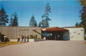 1950s Vancouver Canada Public Aquarium Stanley Park Postcard people 24-10683
