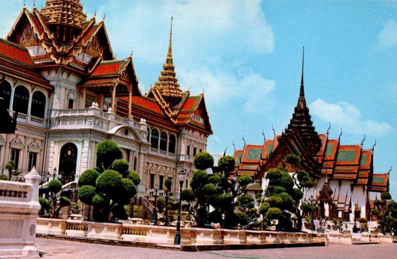 Thailand The Royal Grand Palace Chakri Bangkok Postcard 09.92