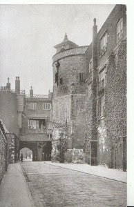 London Tower Postcard - Outer Ward Looking Towards The Byward Tower - Ref 13153A