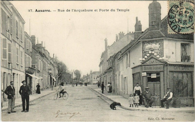 CPA AUXERRE Rue de l'Arquebuse Porte du Temple (978140)