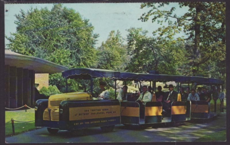 Tractor Train,Detroit Zoo,MI Postcard BIN