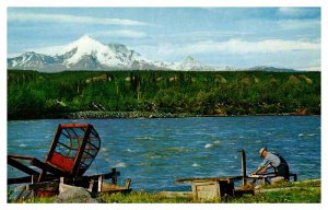 Postcard PEOPLE SCENE Copper Center Alaska AK AT4554