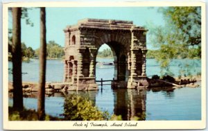 M-64214 Arch of Triumph Heart Island Thousand Islands New York