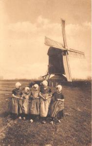 BR40289 zeeland types een jolig troepje wind mill m netherland   Netherlands