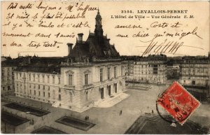 CPA Levallois Perret Hotel de Ville vue generale (1311155)