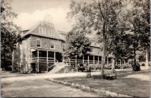 postcard Fayetteville PA - Piney Mountain Inn