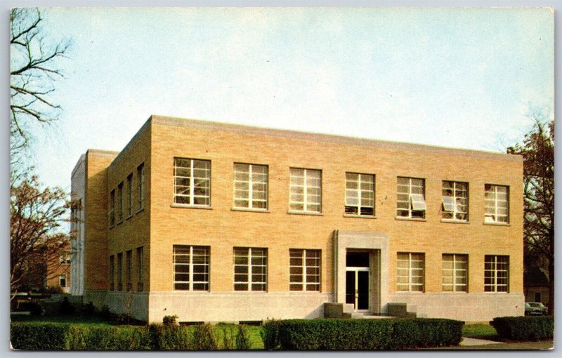 Vtg Connecticut CT Carlson Library Hall University of Bridgeport 1950s Postcard