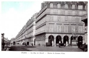 France Paris  Le Rue de Rivoli Statue de Jeanne d'Arc