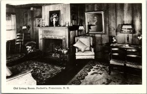 1940s FRANCONIA NEW HAMPSHIRE PECKETT'S OLD LIVING ROOM RPPC POSTCARD 41-53