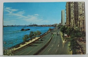 NY Franklin D Roosevelt Drive Postcard M18