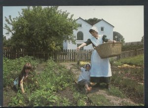 Cheshire Postcard - The Apprentice House Garden, Styal     T7969