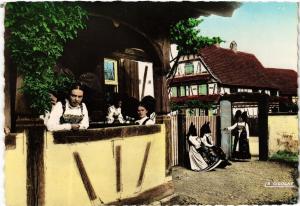 CPM Scenes d'Alsace Jeunes filles dans une Loggia FOLKLORE (753910)