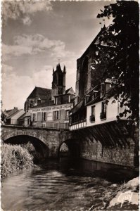 CPA Moret sur Loing Le Loing et la porte de Bourgogne (1267873)