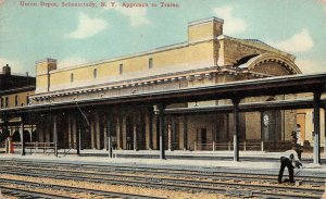 UNION TRAIN DEPOT SCHENECTADY NEW YORK APPROACH TO TRAINS POSTCARD (c. 1910)