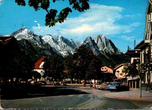 Germany Garmisch-Partenkirchen Marienplatz Mit Zugspitzgruppe