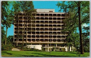 Atlanta Georgia 1950s Postcard Canterbury Court