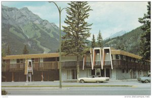 BANFF, Alberta, Canada, 1940-1960's; Canadian Rockies Irwins Motor Inn