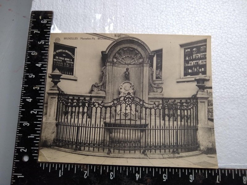 Postcard - Manneken-Pis - Brussels, Belgium