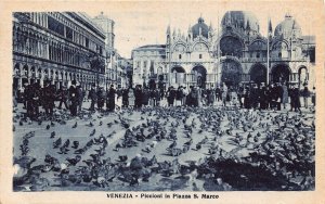 L073 Italy 1934 Venice-Piccioni in Piazza S. Marco  pigeons church postcard