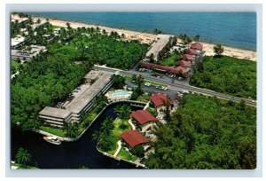 Vintage Holiday Inn Pompano Beach, Flordia. Postcard P90E