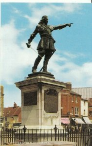 Buckinghamshire Postcard - John Hampden - Aylesbury   V603