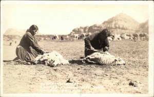 Ganado Arizona AZ Sheep Shearing Native Americana Indian Women Frashers RPPC