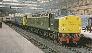 Class 40 No 40 106 Train  DMU Cars at Manchester Picadilly Station 1981 Postcard