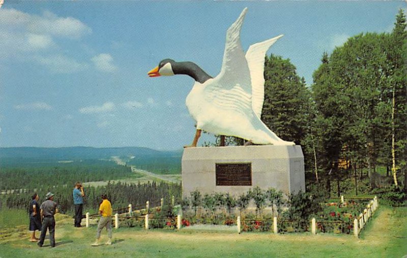 Wild Goose Statue Ducks / Geese Wawa, Ontario, Canada Unused 