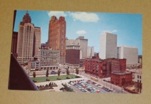 VINT POSTCARD - UNUSED - DOWNTOWN DETROIT, MICHIGAN AS SEEN FROM THE WATERFRONT