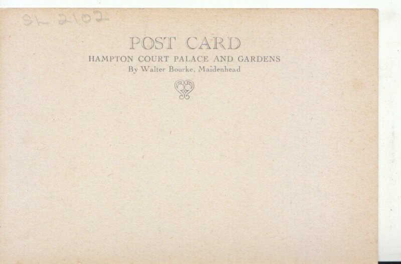 Middlesex Postcard - Hampton Court Palace and Gardens - Ref 19439A