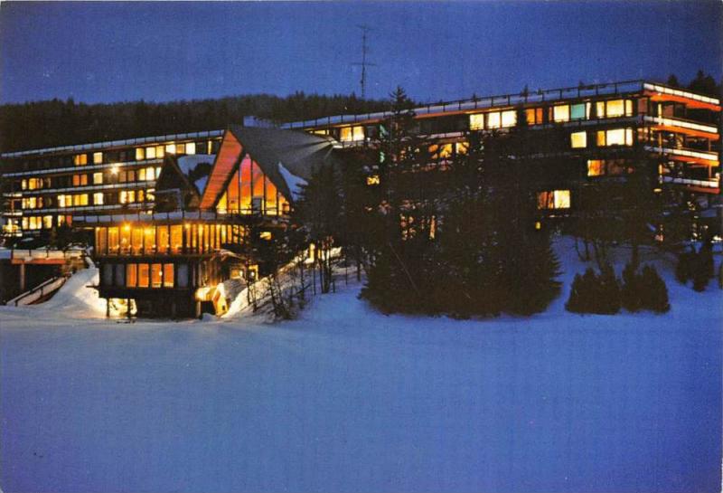 Vermont  Mount Snow   Snow Lake Lodge Hotel Night View