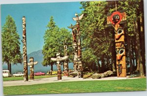 postcard Vancouver Stanley Park Totem Poles