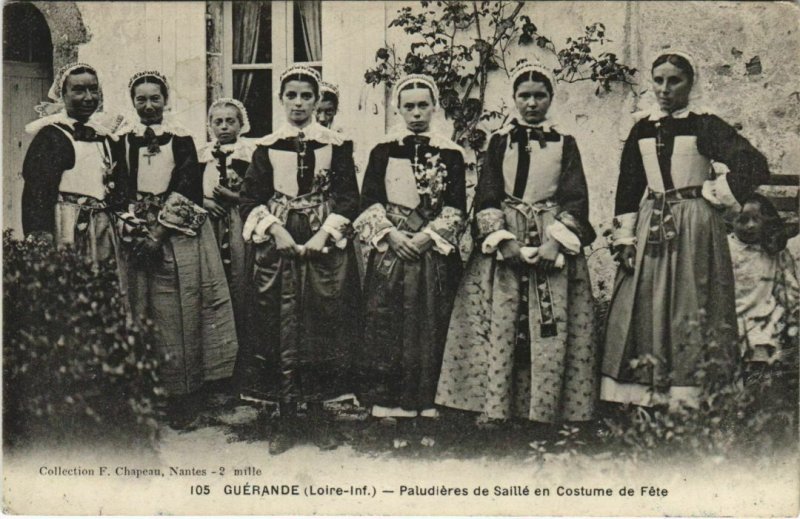 CPA GUERANDE Paludieres de SAILLE en Costume de Fete (150803)